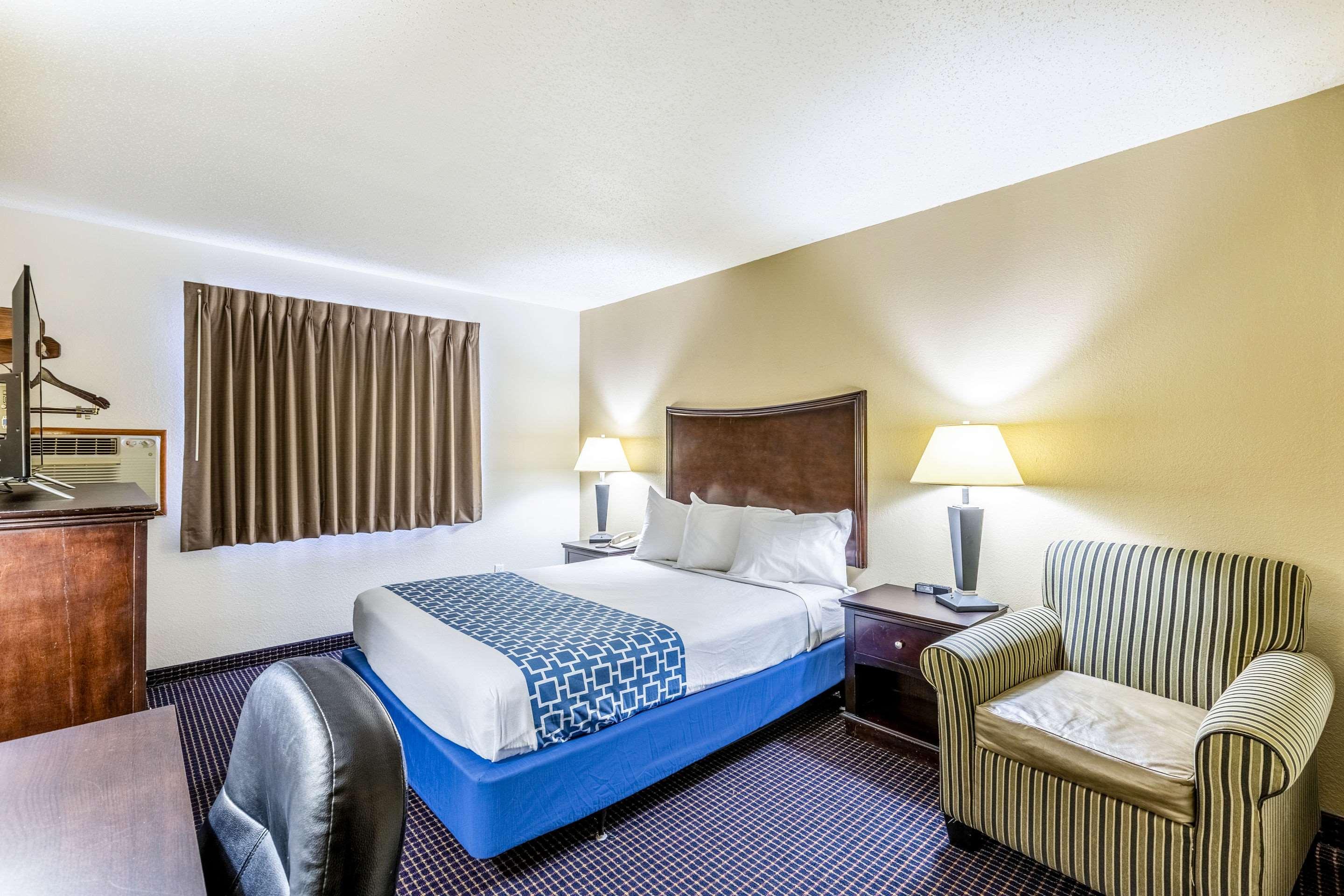 Econo Lodge Inn & Suites Auburn Zewnętrze zdjęcie