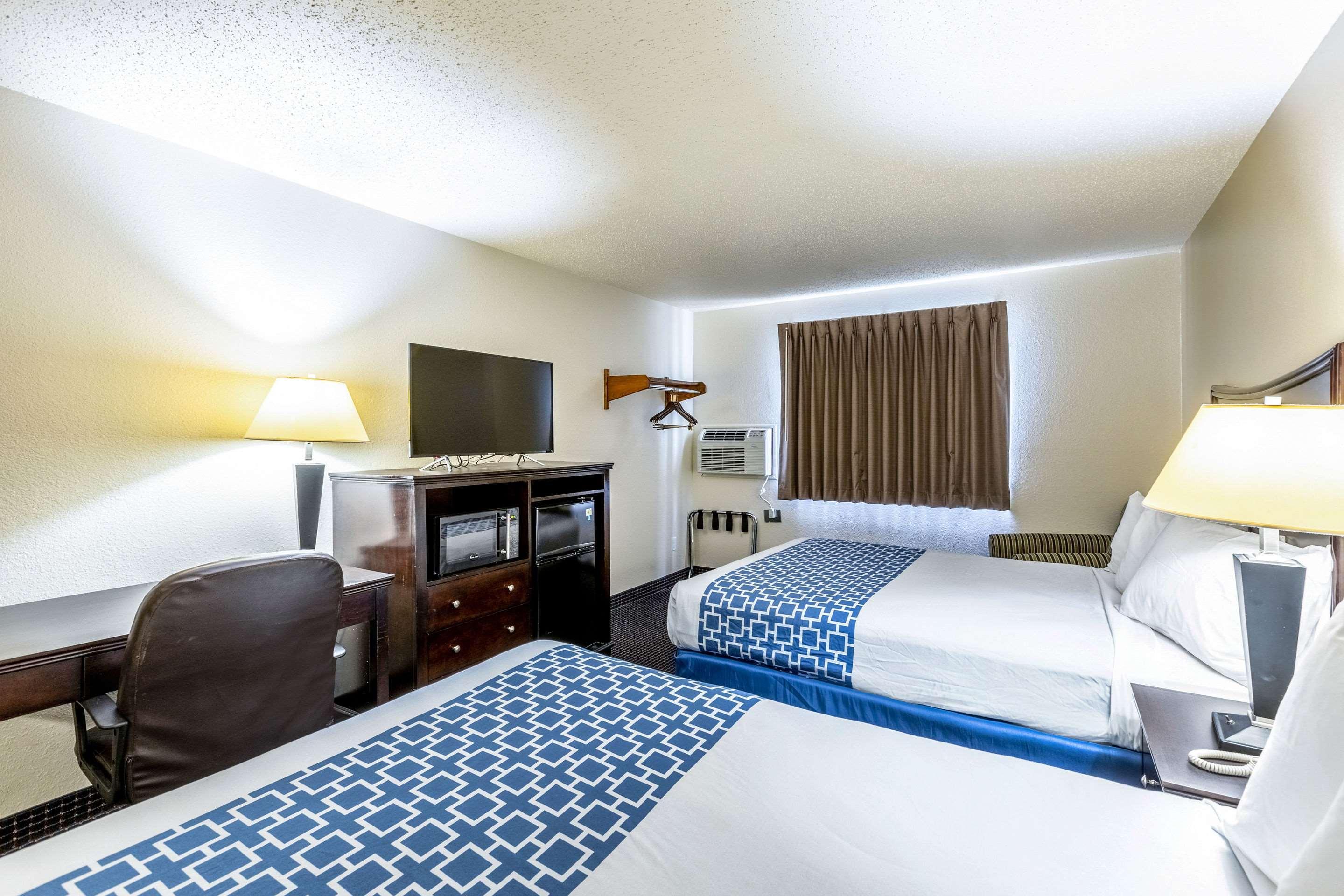 Econo Lodge Inn & Suites Auburn Zewnętrze zdjęcie