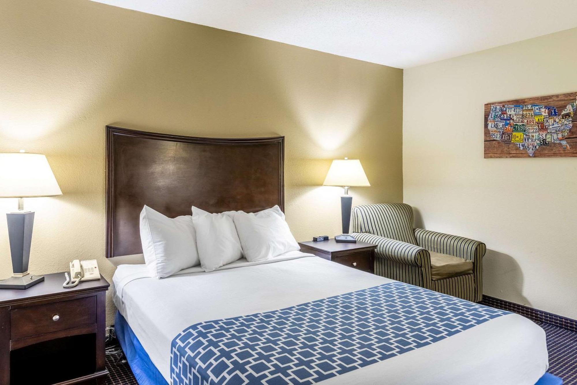 Econo Lodge Inn & Suites Auburn Zewnętrze zdjęcie