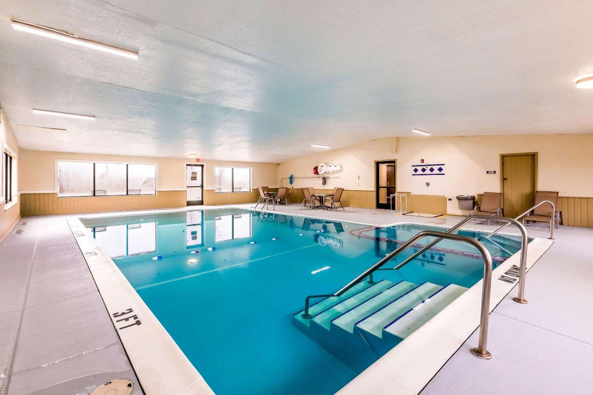 Econo Lodge Inn & Suites Auburn Zewnętrze zdjęcie