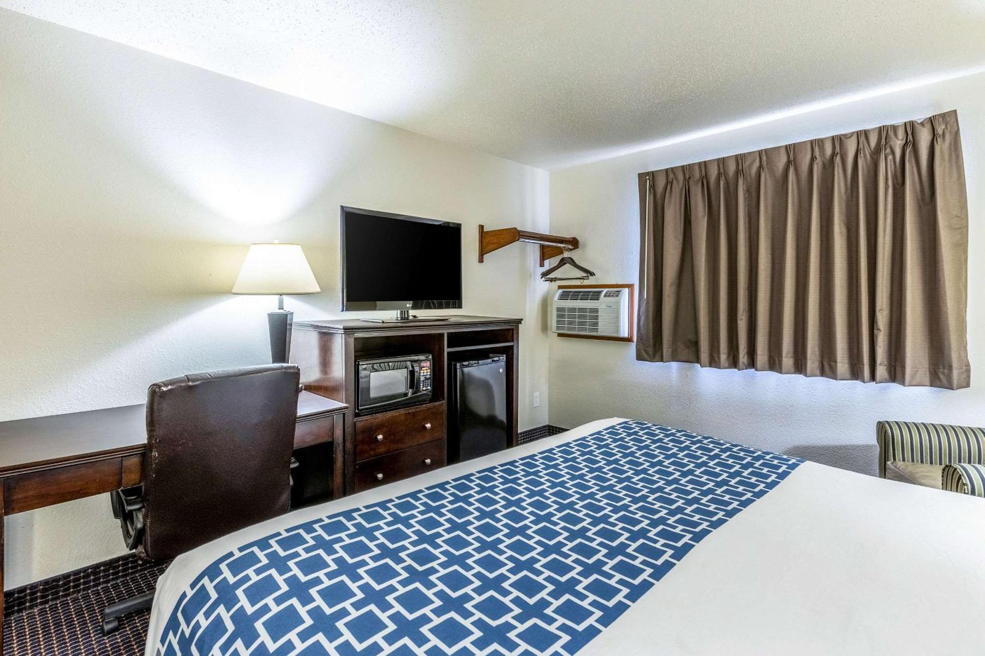 Econo Lodge Inn & Suites Auburn Zewnętrze zdjęcie