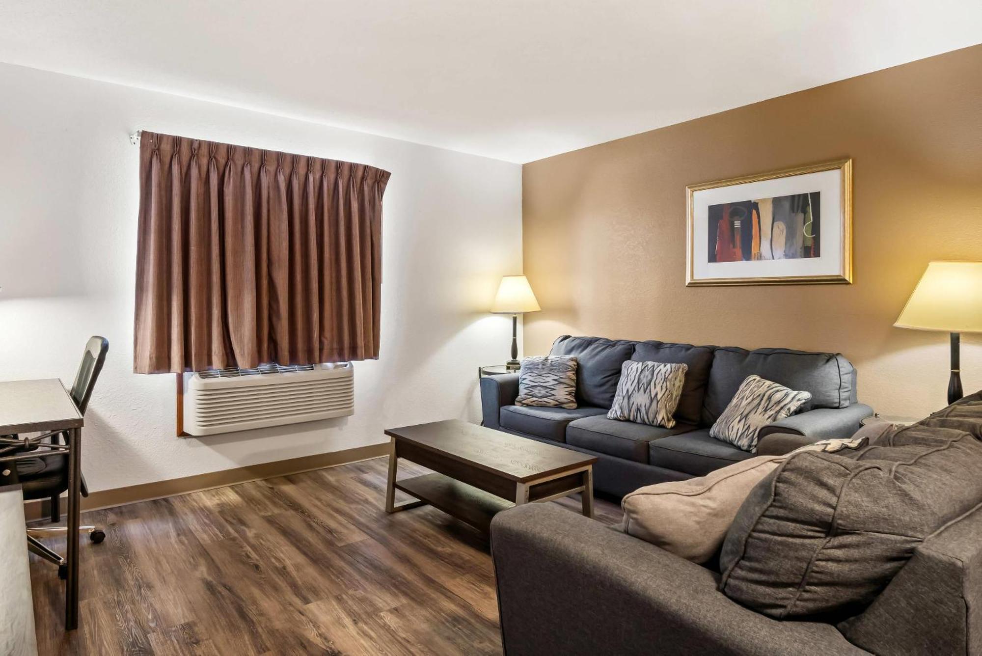 Econo Lodge Inn & Suites Auburn Zewnętrze zdjęcie